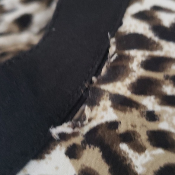 Sioni M Animal print blouse. - Picture 7 of 8
